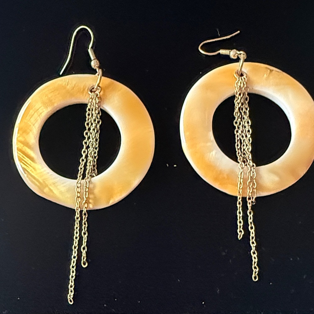 Vintage Shell Gold Dangle Earrings